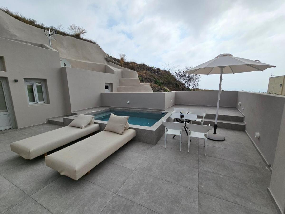 Petroma Cave Suites Vourvoulos Exterior photo