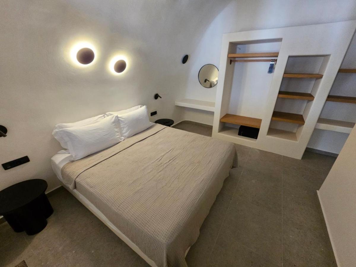 Petroma Cave Suites Vourvoulos Exterior photo