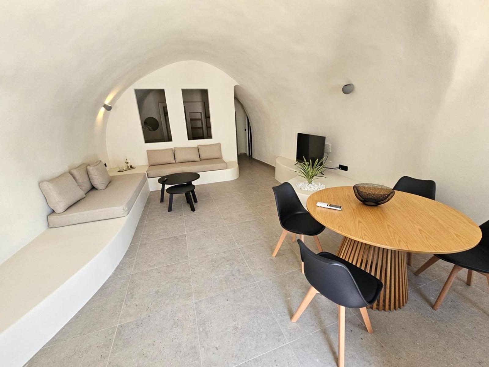 Petroma Cave Suites Vourvoulos Exterior photo