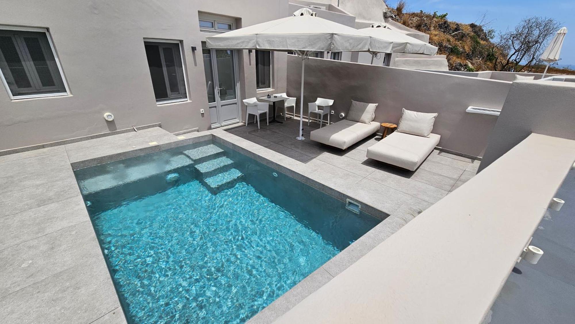 Petroma Cave Suites Vourvoulos Room photo