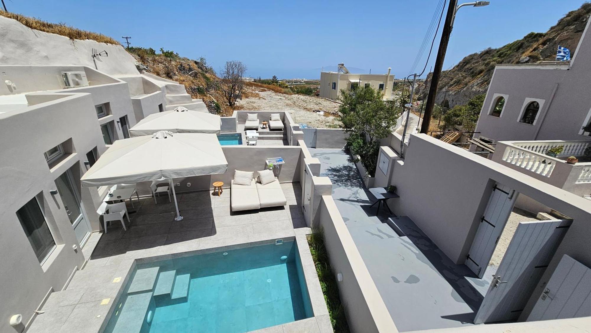 Petroma Cave Suites Vourvoulos Exterior photo