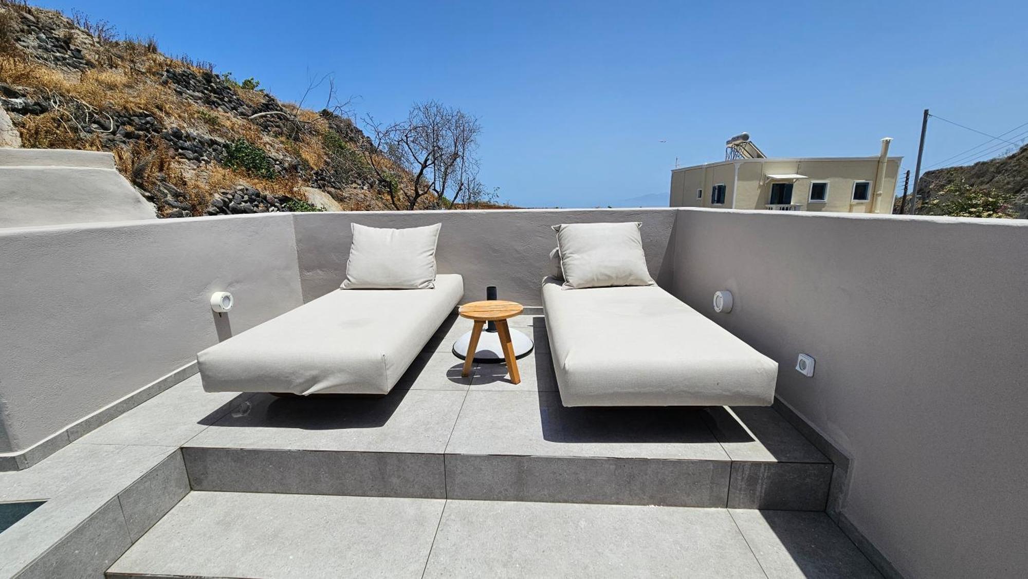 Petroma Cave Suites Vourvoulos Room photo