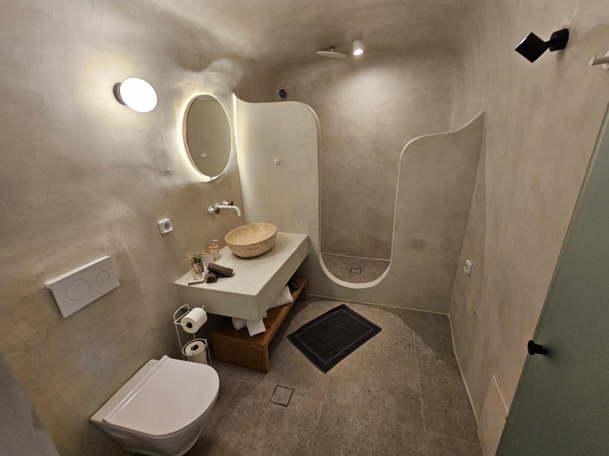 Petroma Cave Suites Vourvoulos Room photo